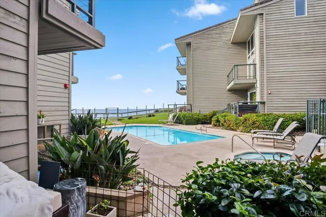 $1,670,000 | 940 Sealane Drive, Unit 3, Encinitas, CA 92024