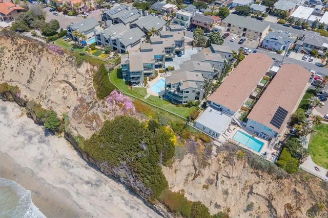 $1,670,000 | 940 Sealane Drive, Unit 3, Encinitas, CA 92024