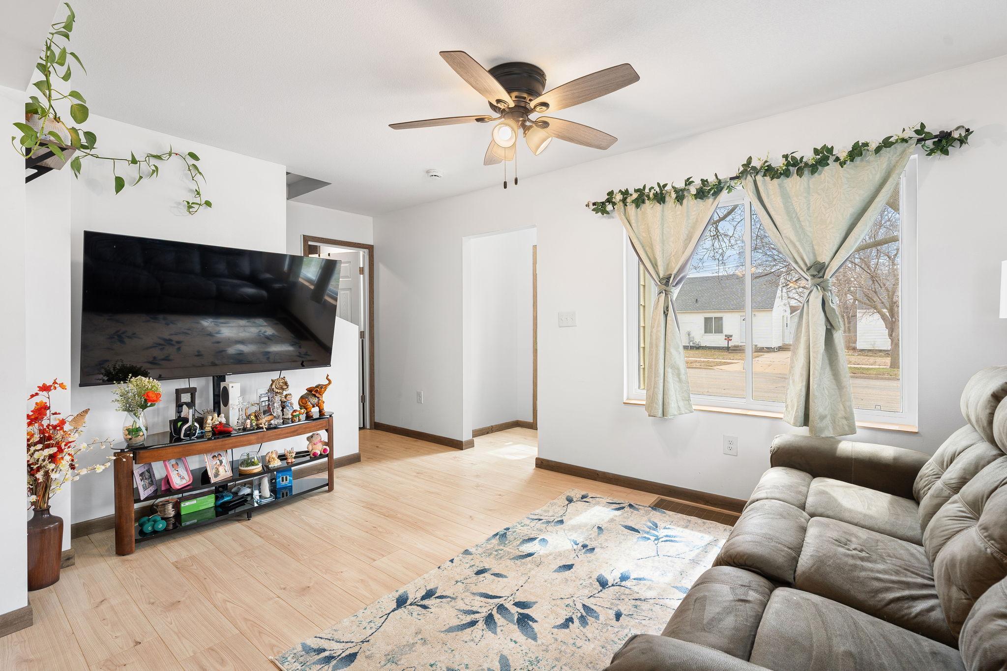 306 12th Avenue Southwest Austin, MN 55912 - Photo 16 of 28