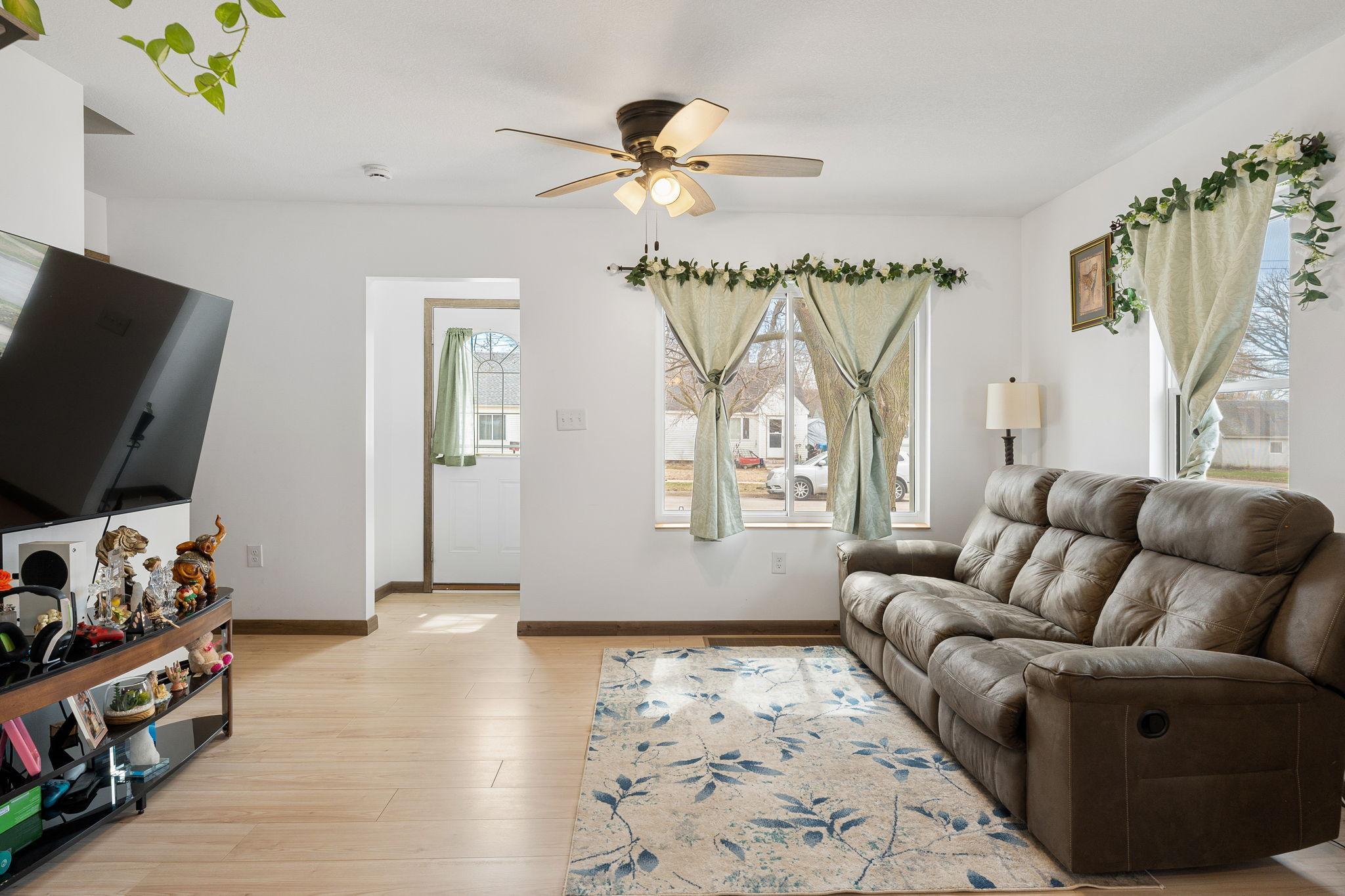 306 12th Avenue Southwest Austin, MN 55912 - Photo 3 of 28