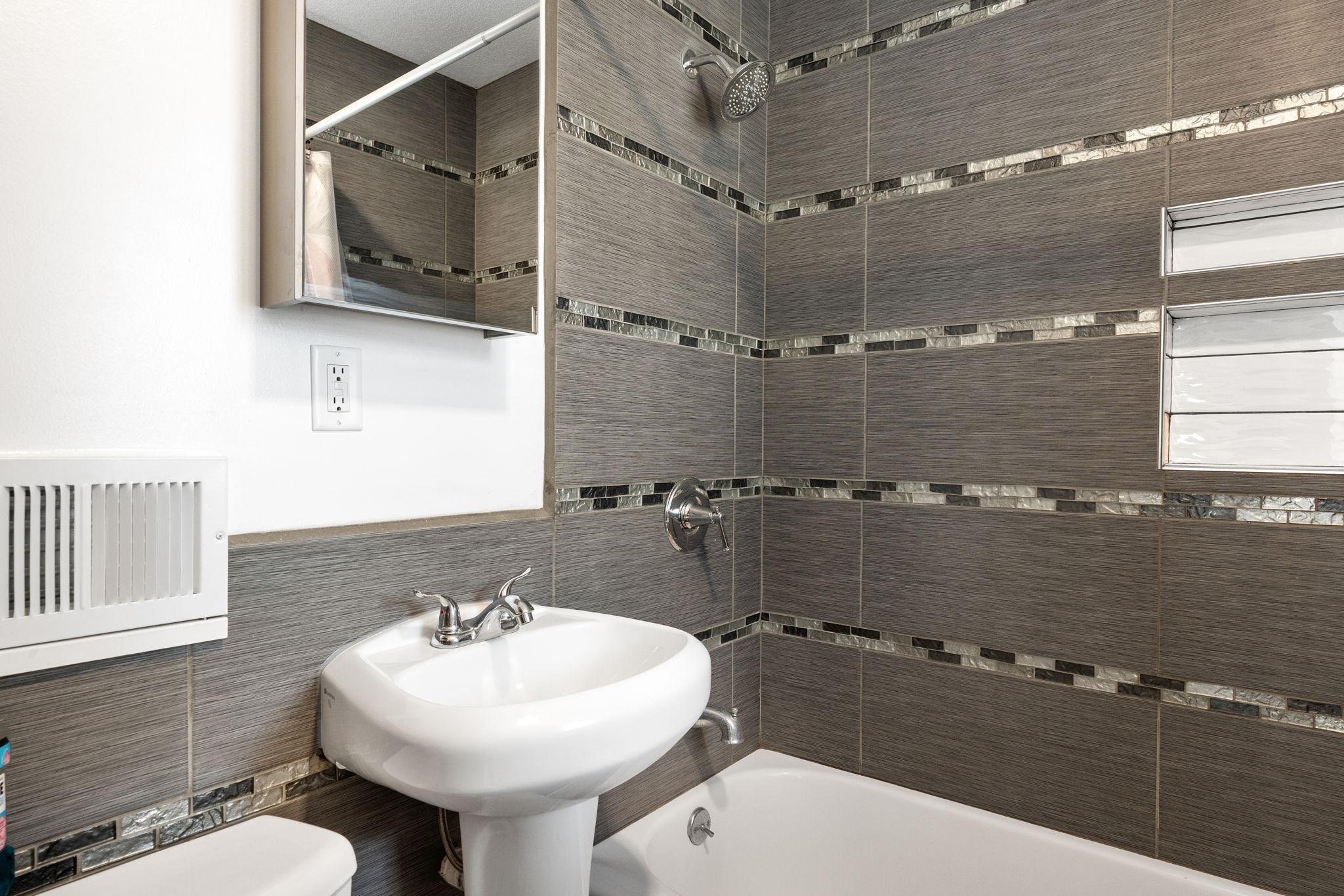 306 12th Avenue Southwest Austin, MN 55912 - Photo 5 of 28