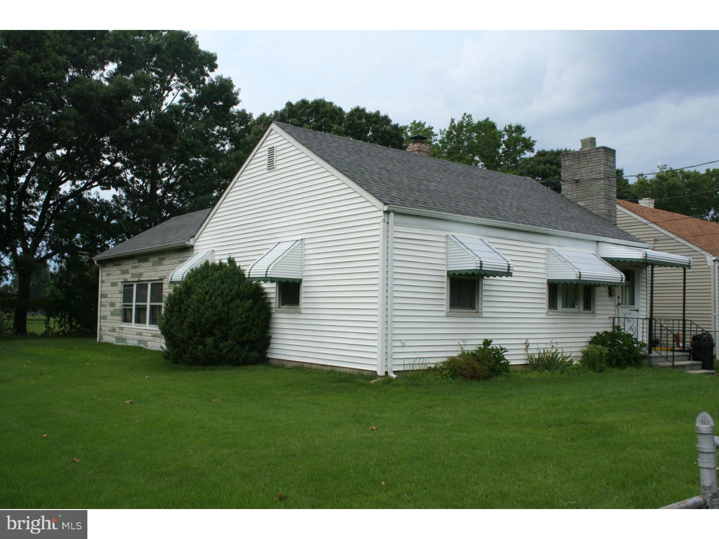 245 Ruth Avenue Hamilton, NJ 08610 - Photo 3 of 22 Side Yard