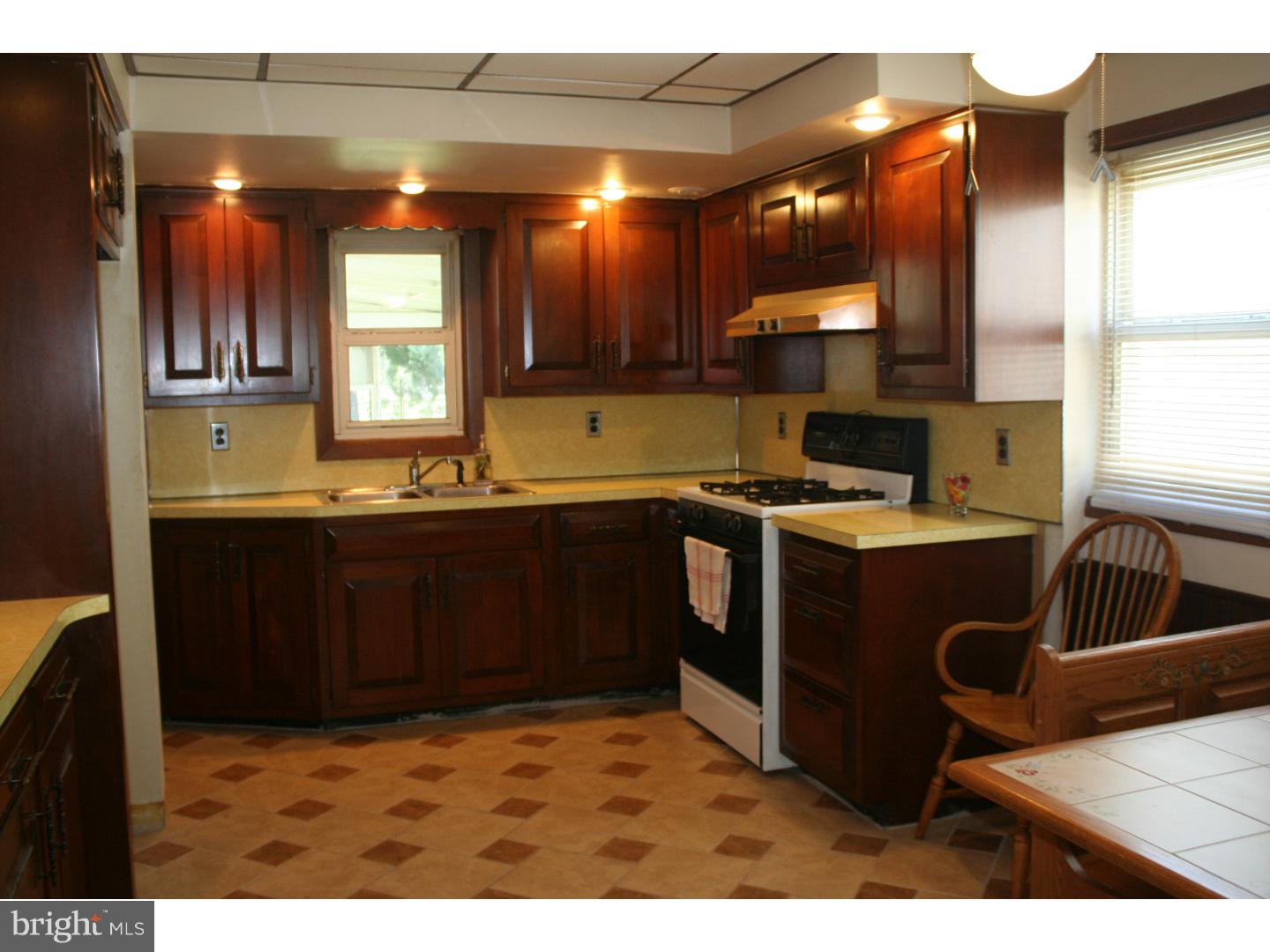 245 Ruth Avenue Hamilton, NJ 08610 - Photo 8 of 22 Kitchen