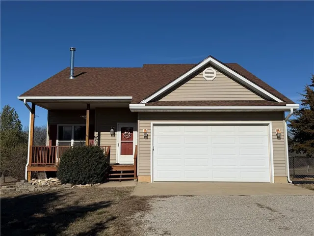 $325,000 | 350 Southeast Rattle Snake Hill, Butler, MO 64730