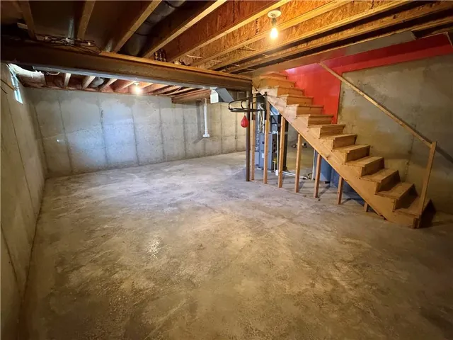 $325,000 | 350 Southeast Rattle Snake Hill, Butler, MO 64730