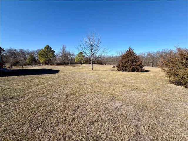 $325,000 | 350 Southeast Rattle Snake Hill, Butler, MO 64730