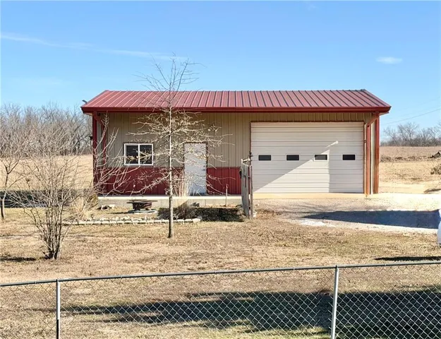$325,000 | 350 Southeast Rattle Snake Hill, Butler, MO 64730