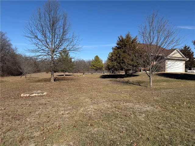 $325,000 | 350 Southeast Rattle Snake Hill, Butler, MO 64730
