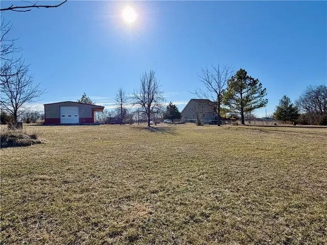 $325,000 | 350 Southeast Rattle Snake Hill, Butler, MO 64730