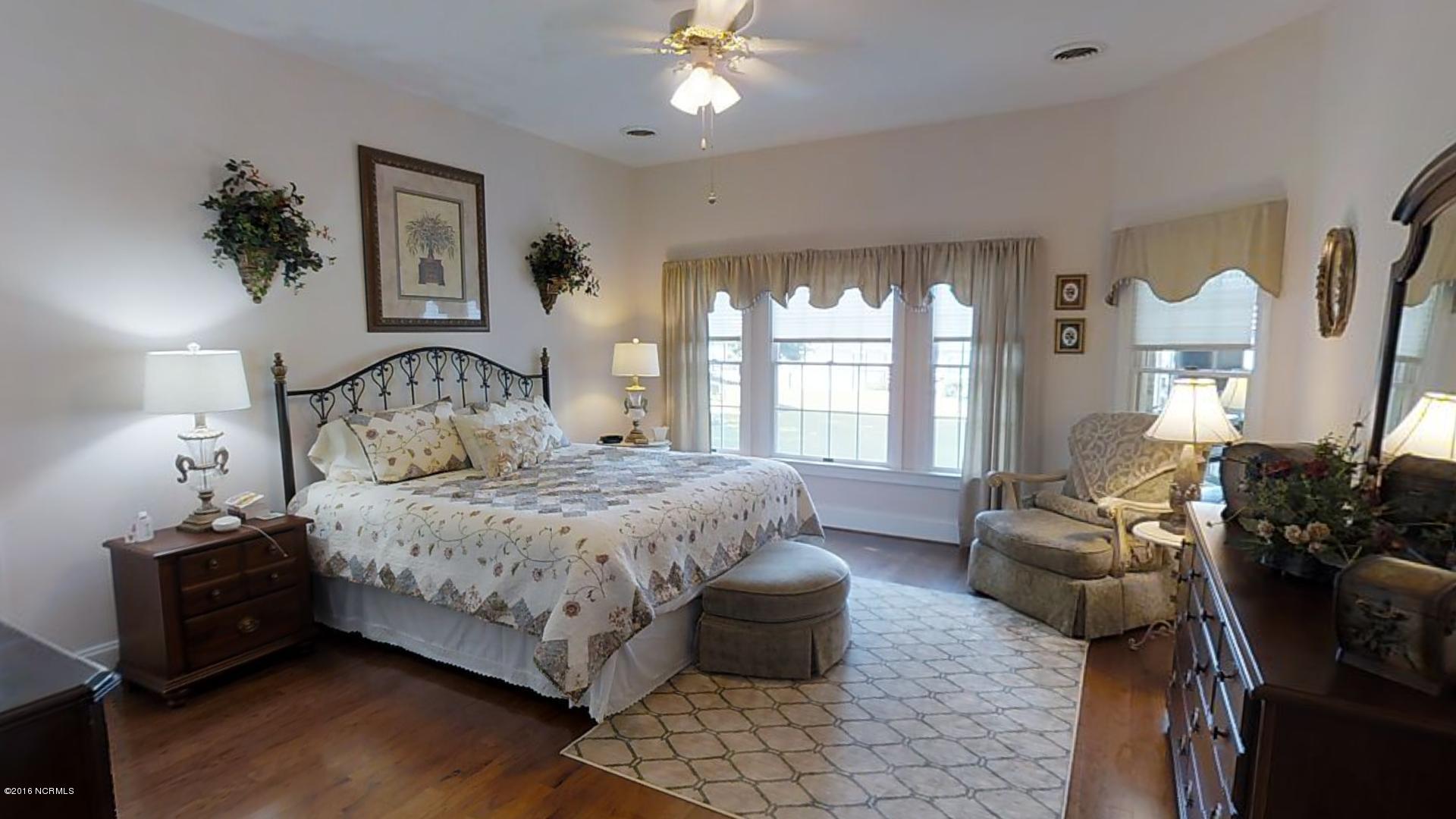 870 Treasure Point Road Bath, NC 27808 - Photo 19 of 39 Master Suite