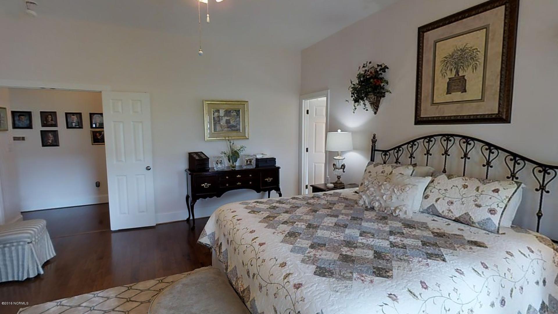 870 Treasure Point Road Bath, NC 27808 - Photo 21 of 39 Walk-in closet