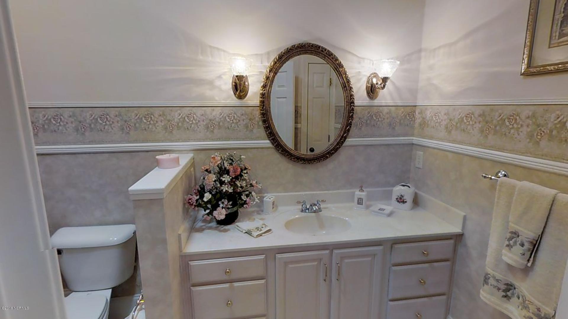 870 Treasure Point Road Bath, NC 27808 - Photo 26 of 39 Guest Bath