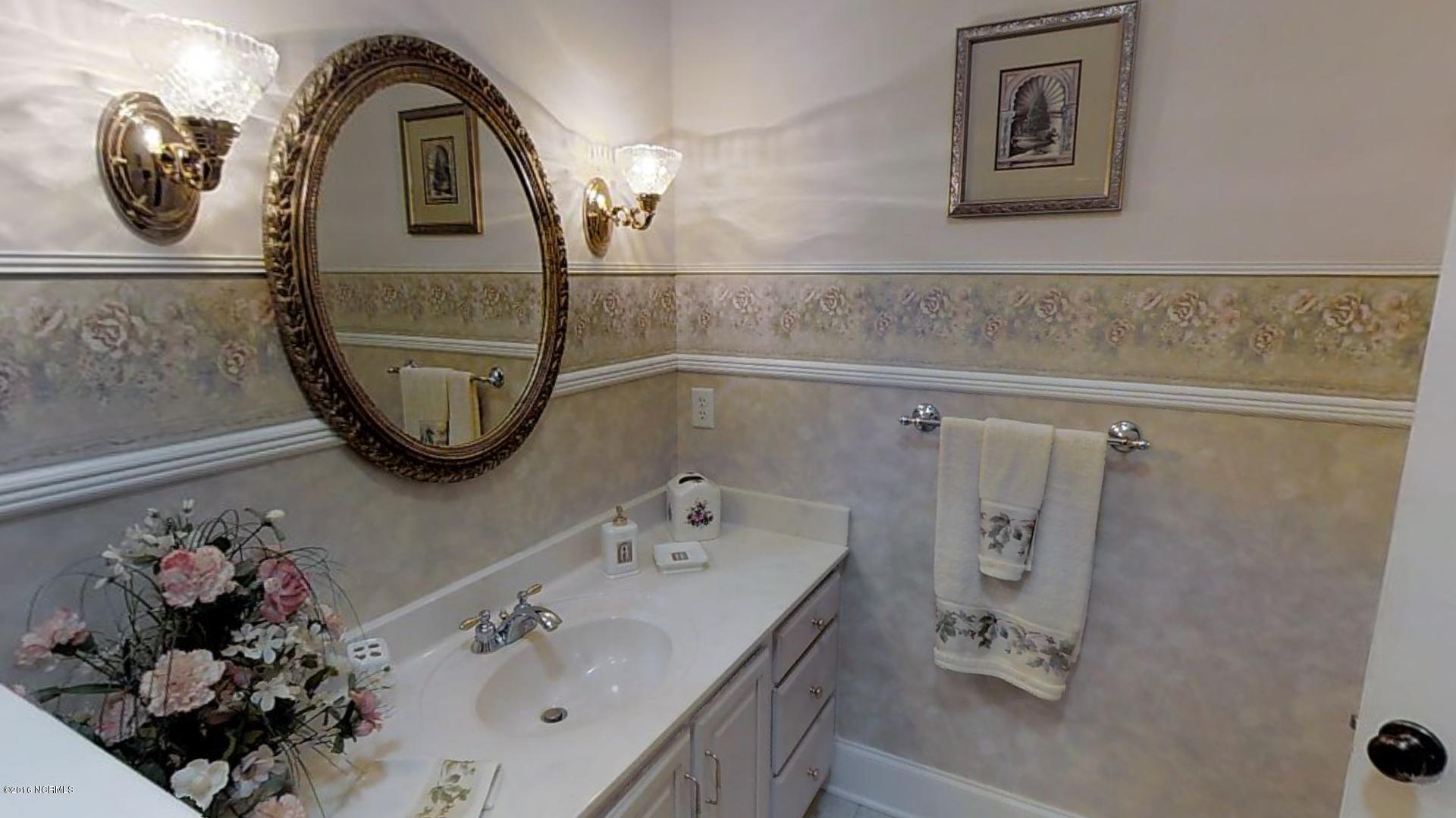 870 Treasure Point Road Bath, NC 27808 - Photo 27 of 39 Guest Bath