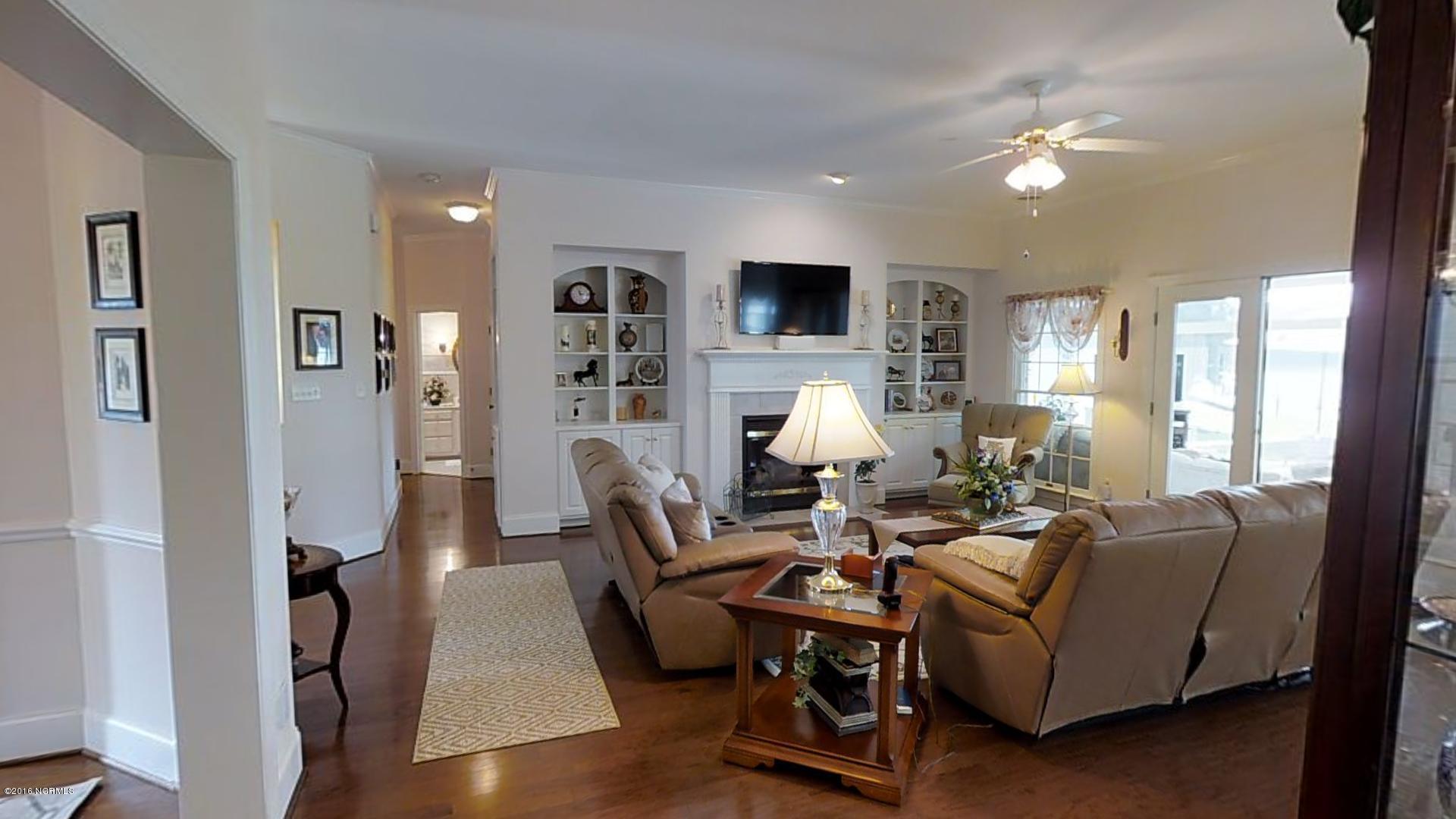 870 Treasure Point Road Bath, NC 27808 - Photo 6 of 39 Living Room