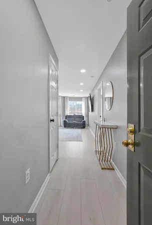 a view of livingroom with furniture