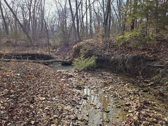 $1,640,000 | 30405 Oak Grove Road, Paola, KS 66071