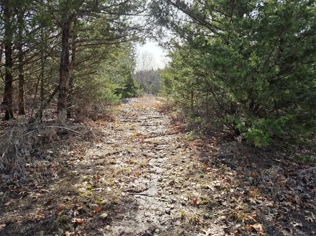 $1,640,000 | 30405 Oak Grove Road, Paola, KS 66071