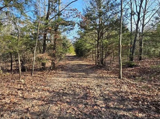 $1,640,000 | 30405 Oak Grove Road, Paola, KS 66071