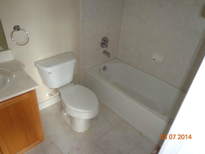 2251 Rockport Road Port St. Lucie, FL 34953 - Photo 7 of 12 guest bath