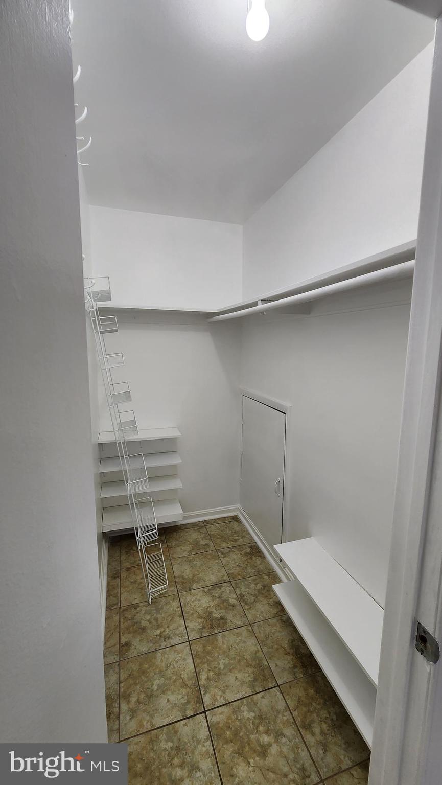 8438 Thames Street Springfield, VA 22151 - Photo 14 of 67 Walk-in pantry