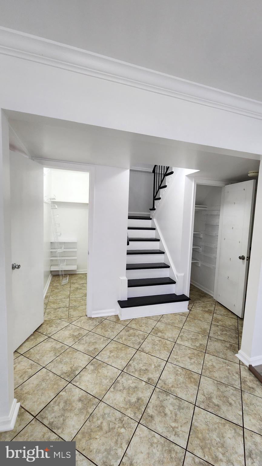 8438 Thames Street Springfield, VA 22151 - Photo 15 of 67 Party (left); Coat closet (Right)