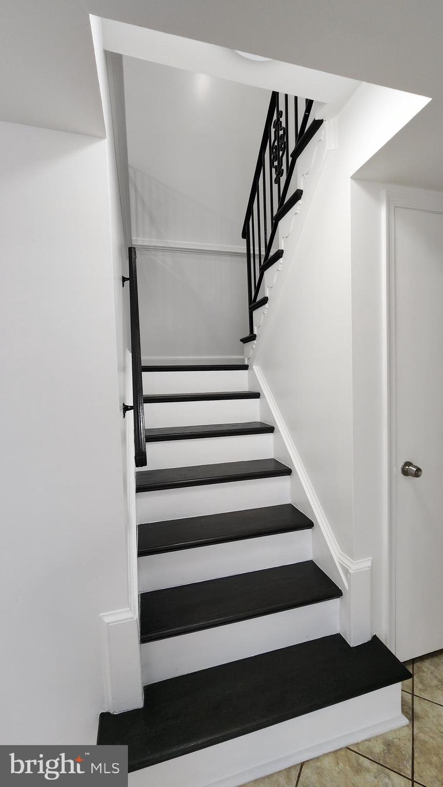 8438 Thames Street Springfield, VA 22151 - Photo 23 of 67 Main stairs