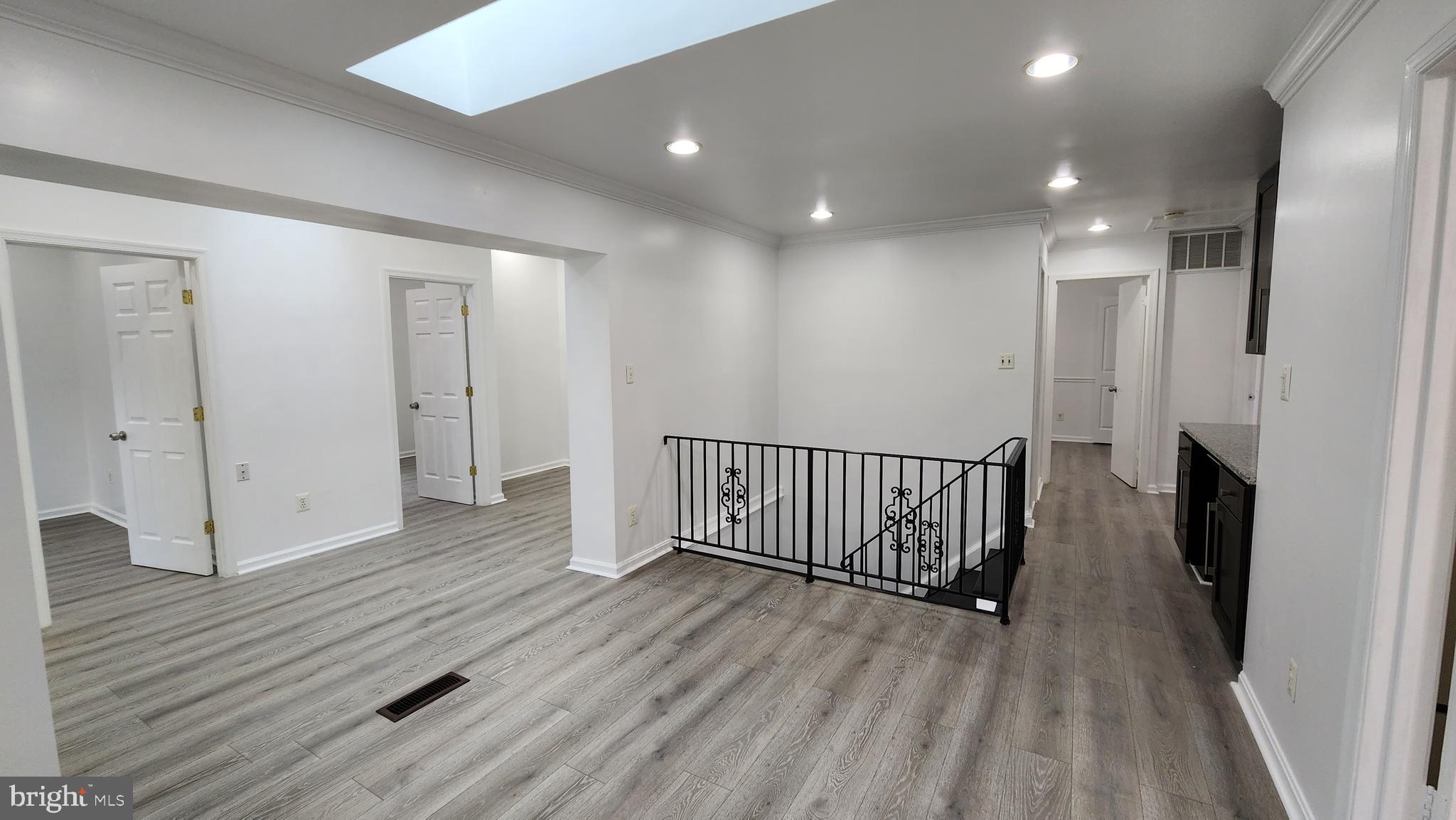 8438 Thames Street Springfield, VA 22151 - Photo 28 of 67 Upper level hallway view