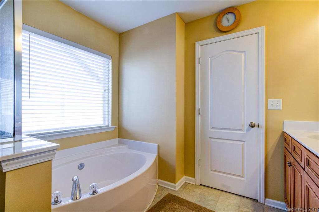 9104 Seamill Road Charlotte, NC 28278 - Photo 15 of 18