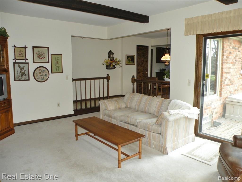 5216 Aintree Road Rochester, MI 48306 - Photo 8 of 42 DSCN1765.JPG