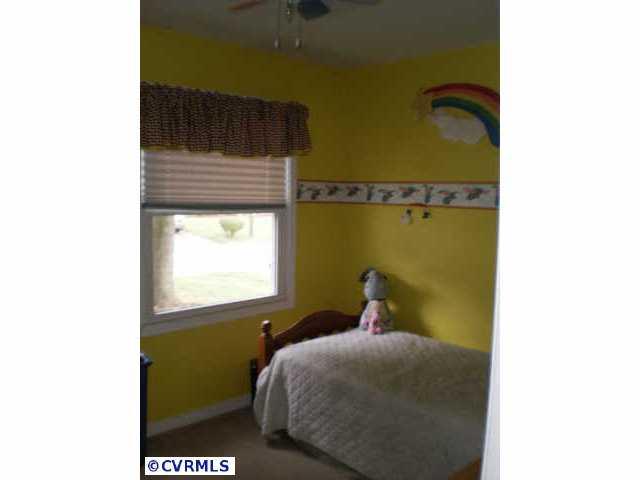 5937 Sawston Road Richmond, VA 23225 - Photo 5 of 10 Gallery Image 5