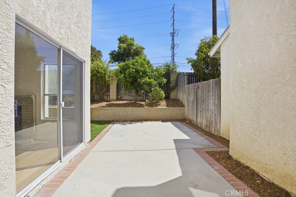 11560 Honeyglen Road Pacoima, CA 91331 - Photo 37 of 37