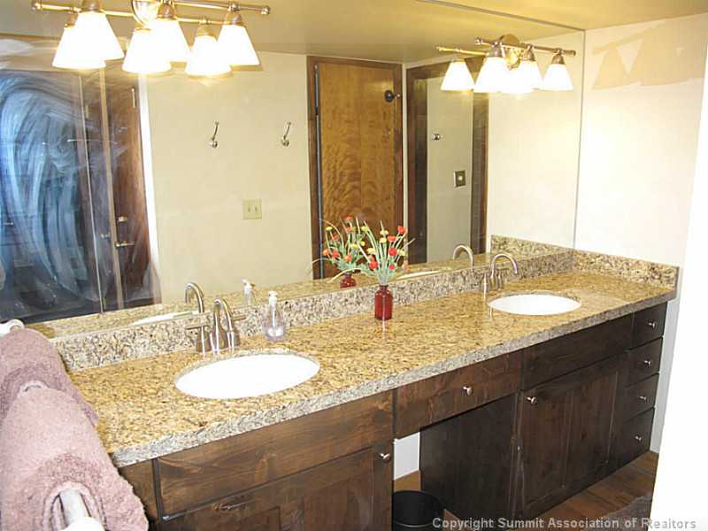 325 Four Oclock Road, Unit 201 Breckenridge, CO 80424 - Photo 9 of 24 Master Bath/Spa.