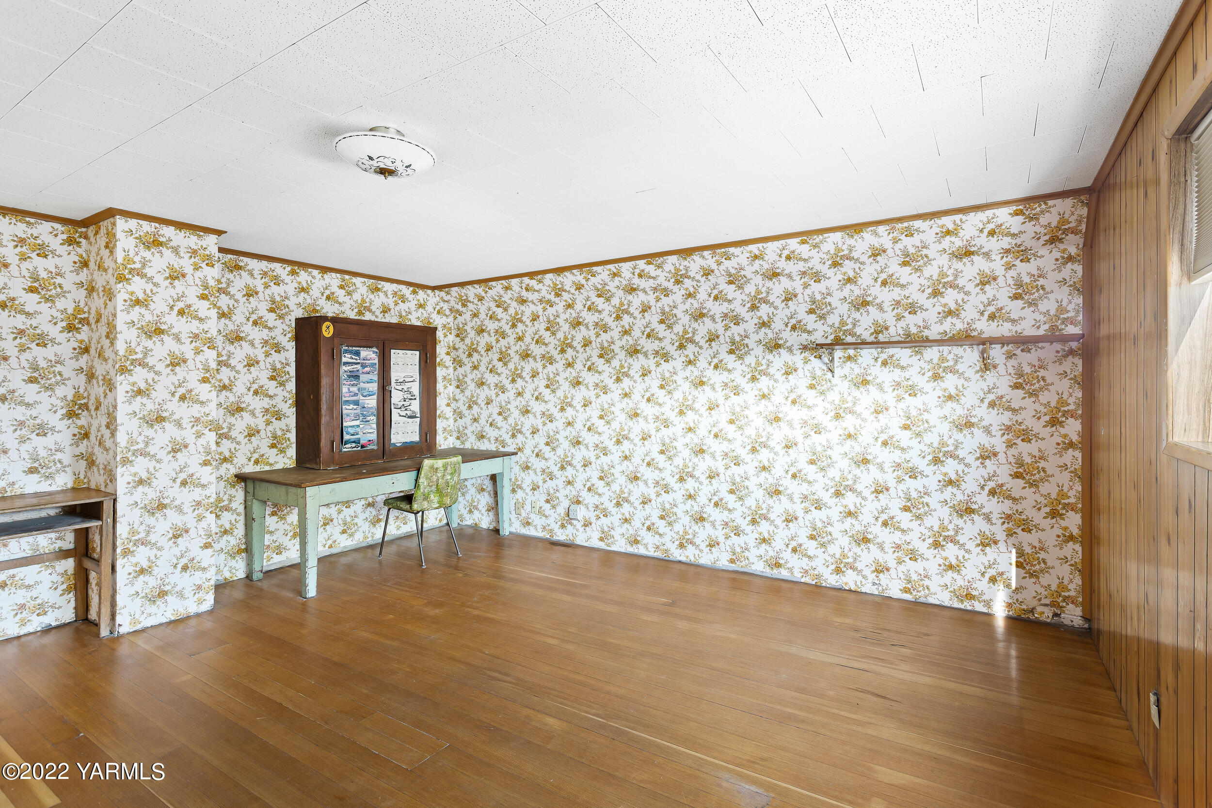 2270 Hudson Road Outlook, WA 98938 - Photo 17 of 36 a view of workspace with wooden floor