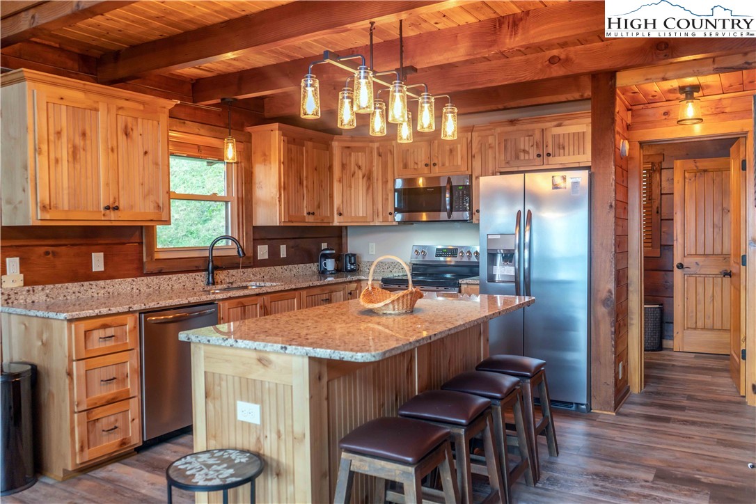 1407 Almost Heaven Road Boone, NC 28607 - Photo 10 of 32