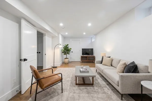 $1,700,000 | 31 Houghton Street, Unit A, Somerville, MA 02143