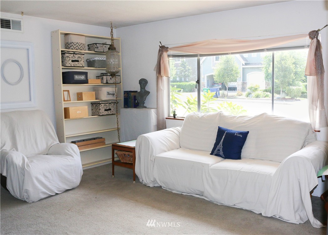 3906 Northeast 21st Street Renton, WA 98056 - Photo 2 of 8