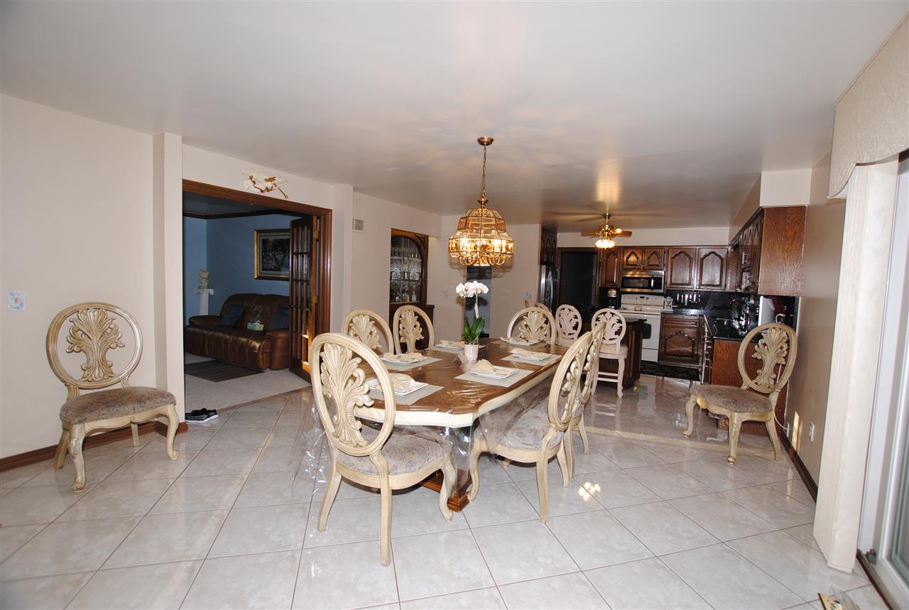 46200 Heydenreich Road Macomb, MI 48044 - Photo 8 of 51 31362131-7.JPG