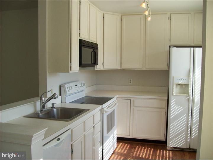 2316 Foxmeadow Circle Royersford, PA 19468 - Photo 1 of 19 Kitchen