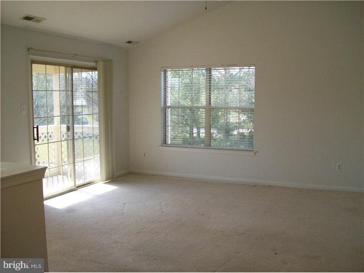 2316 Foxmeadow Circle Royersford, PA 19468 - Photo 4 of 19 Living Room