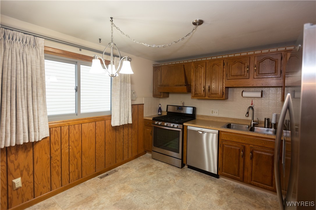 223 French Road Cheektowaga, NY 14043 - Photo 5 of 24