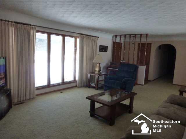 11233 North Custer Road Monroe, MI 48162 - Photo 2 of 20