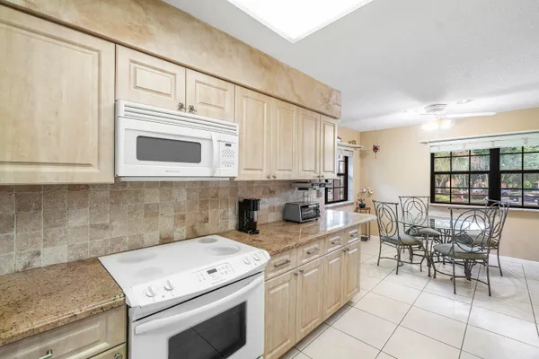 $4,000 | 6446 Aspen Glen Circle, Boynton Beach, FL 33437