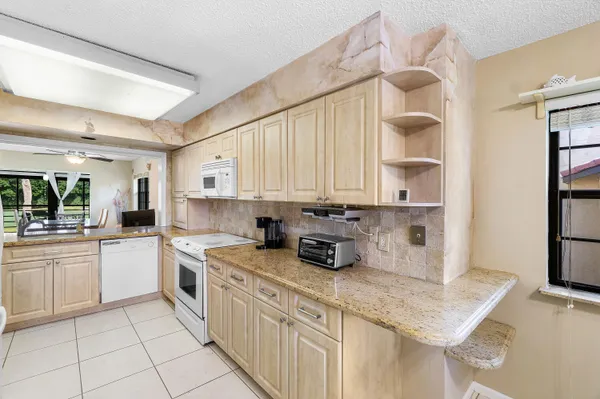 $4,000 | 6446 Aspen Glen Circle, Boynton Beach, FL 33437