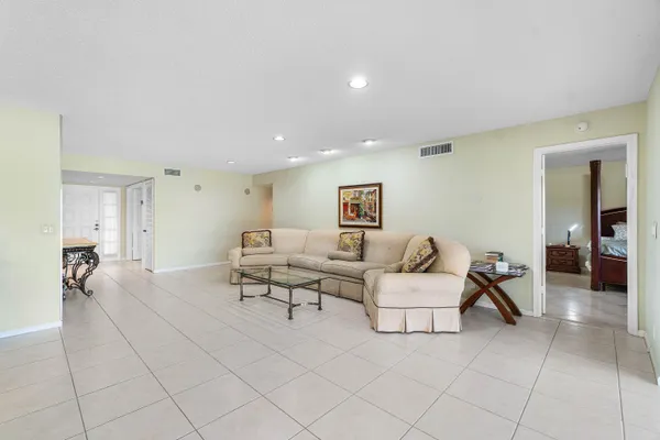 $4,000 | 6446 Aspen Glen Circle, Boynton Beach, FL 33437