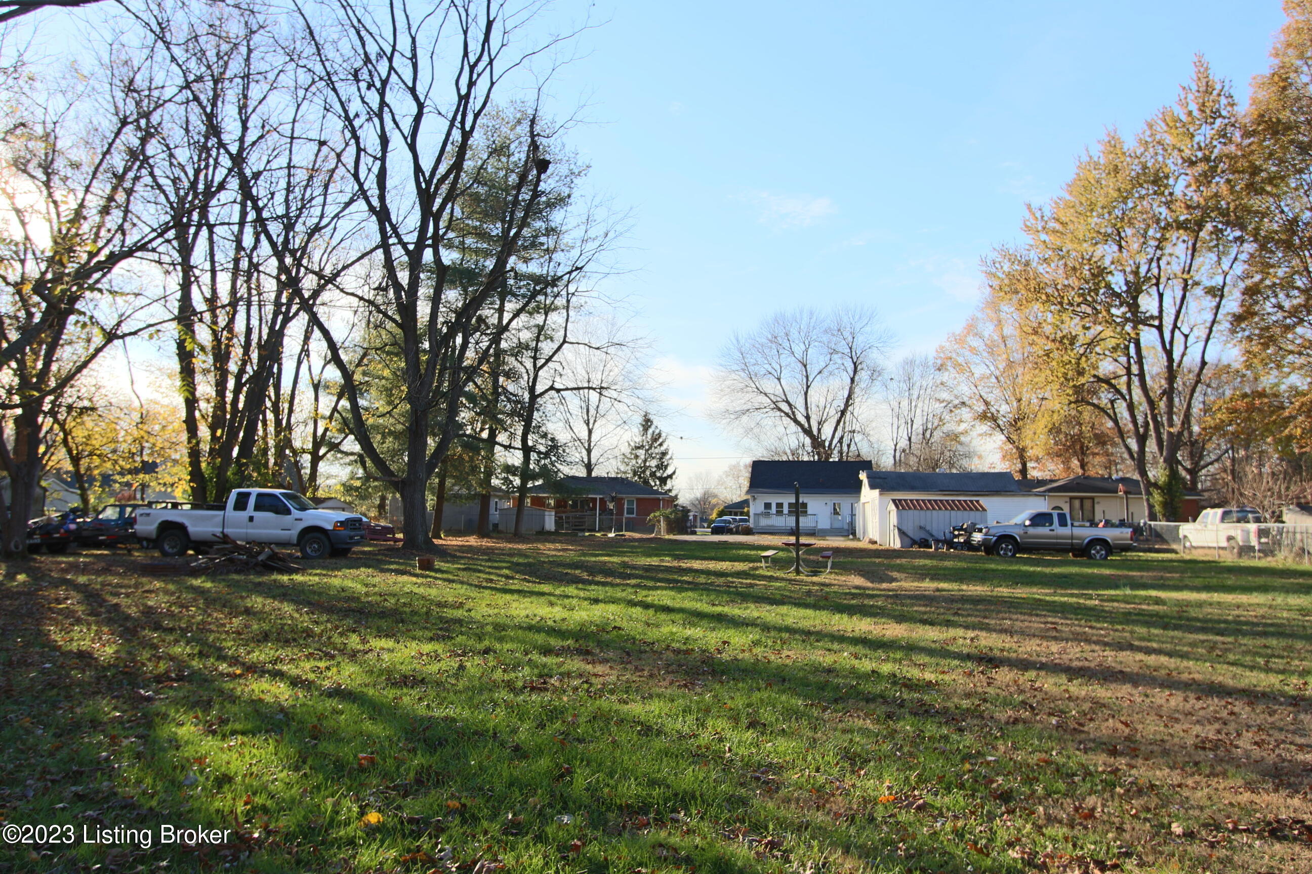 4217 Dover Road Louisville, KY 40216 - Photo 23 of 24 IMG_9101