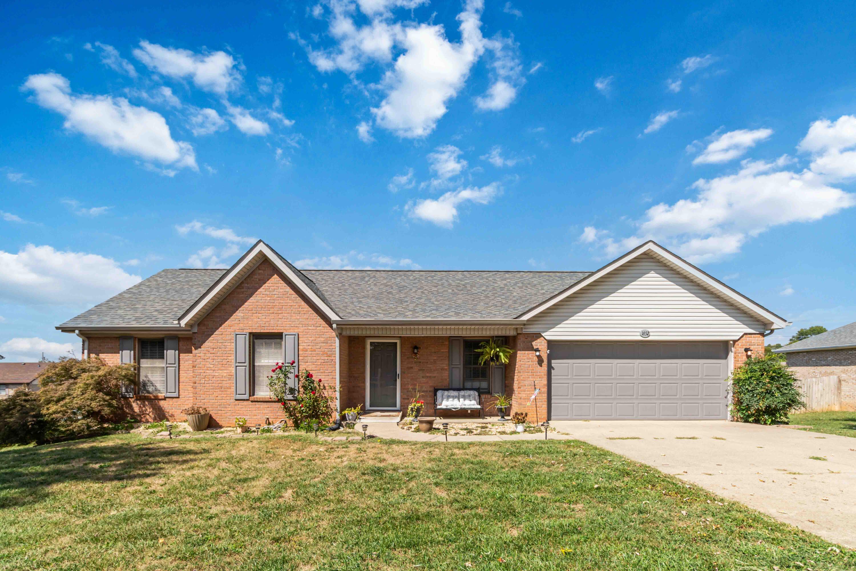 1652 Patterson Branch Road Somerset, KY 42503 - Photo 2 of 44 001