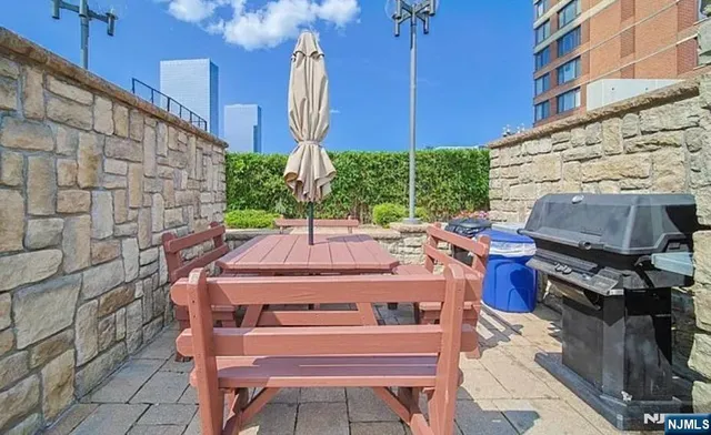 $658,888 | 200 Old Palisade Road, Unit 18D, Fort Lee, NJ 07024