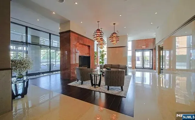 $658,888 | 200 Old Palisade Road, Unit 18D, Fort Lee, NJ 07024