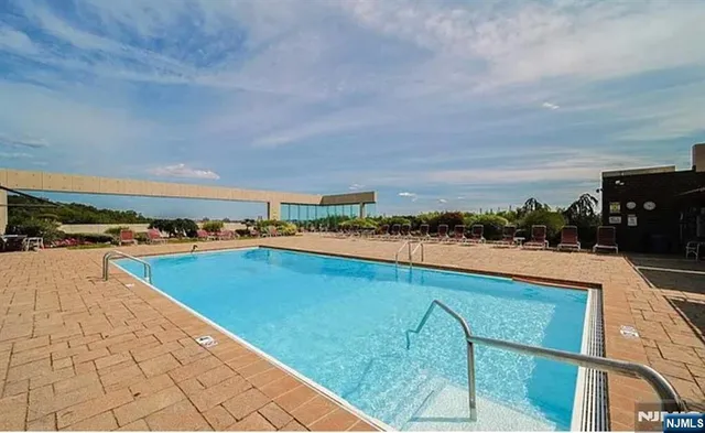 $658,888 | 200 Old Palisade Road, Unit 18D, Fort Lee, NJ 07024