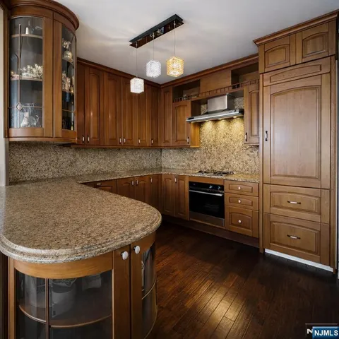 $658,888 | 200 Old Palisade Road, Unit 18D, Fort Lee, NJ 07024